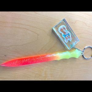 Glow in the dark self defense keychain